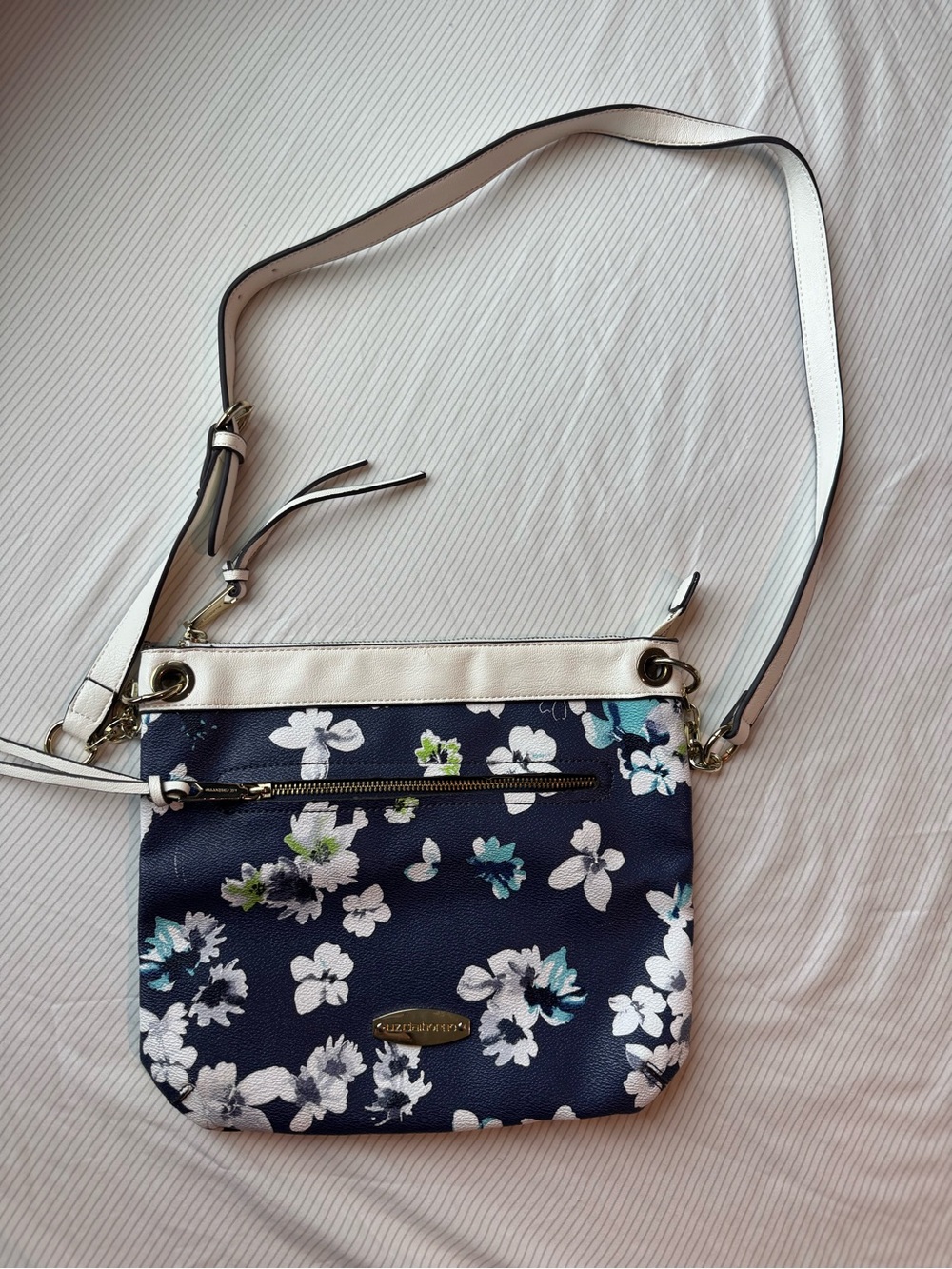 Liz Claiborne white & blue floral crossbody bag